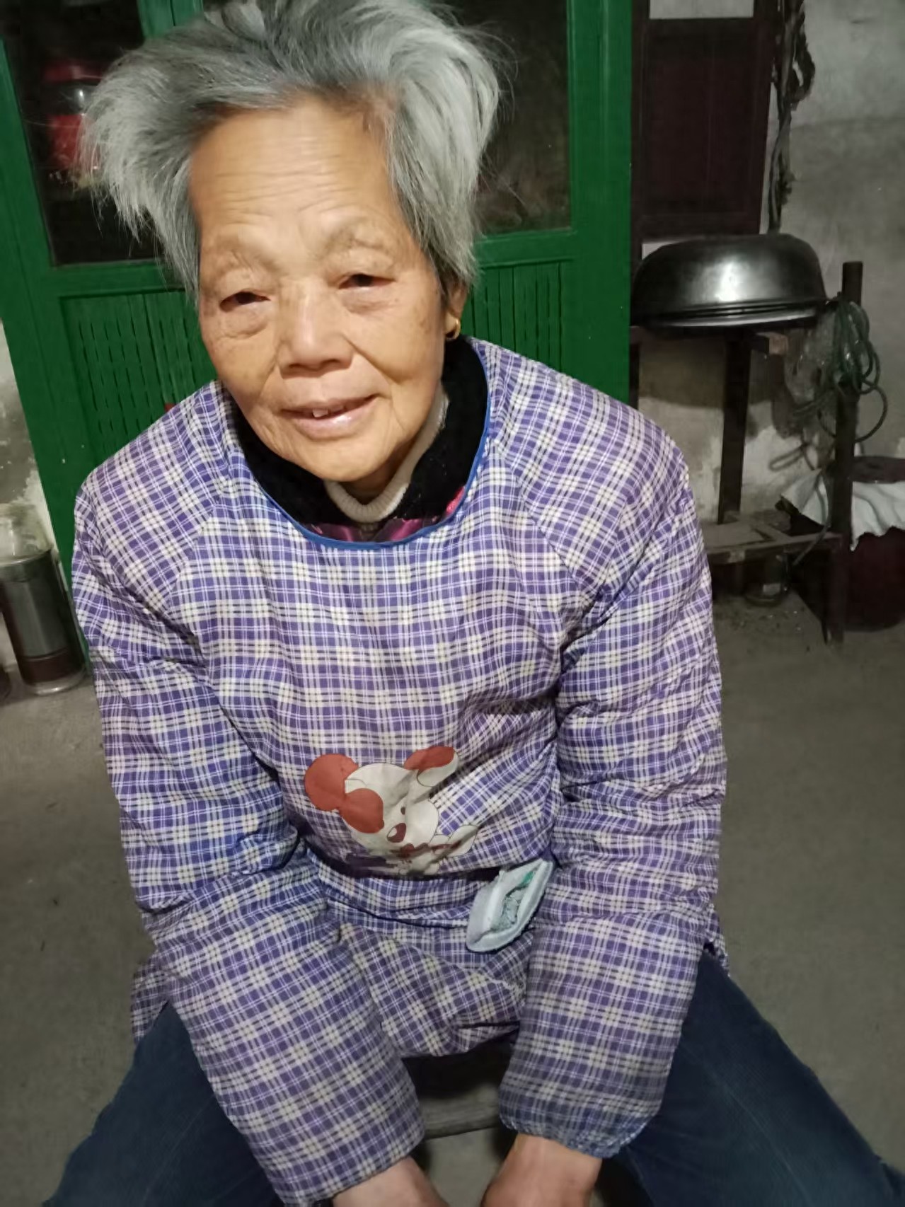 走失者照片 衡阳市寻人：七旬老太走失，穿白色衣...