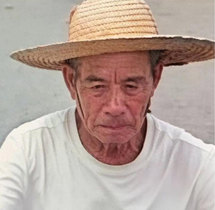走失者照片 儋州寻人：七旬老人走失，穿白色T恤...
