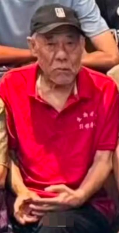 走失者照片 开封市寻人：七旬老人走失，穿红色短...