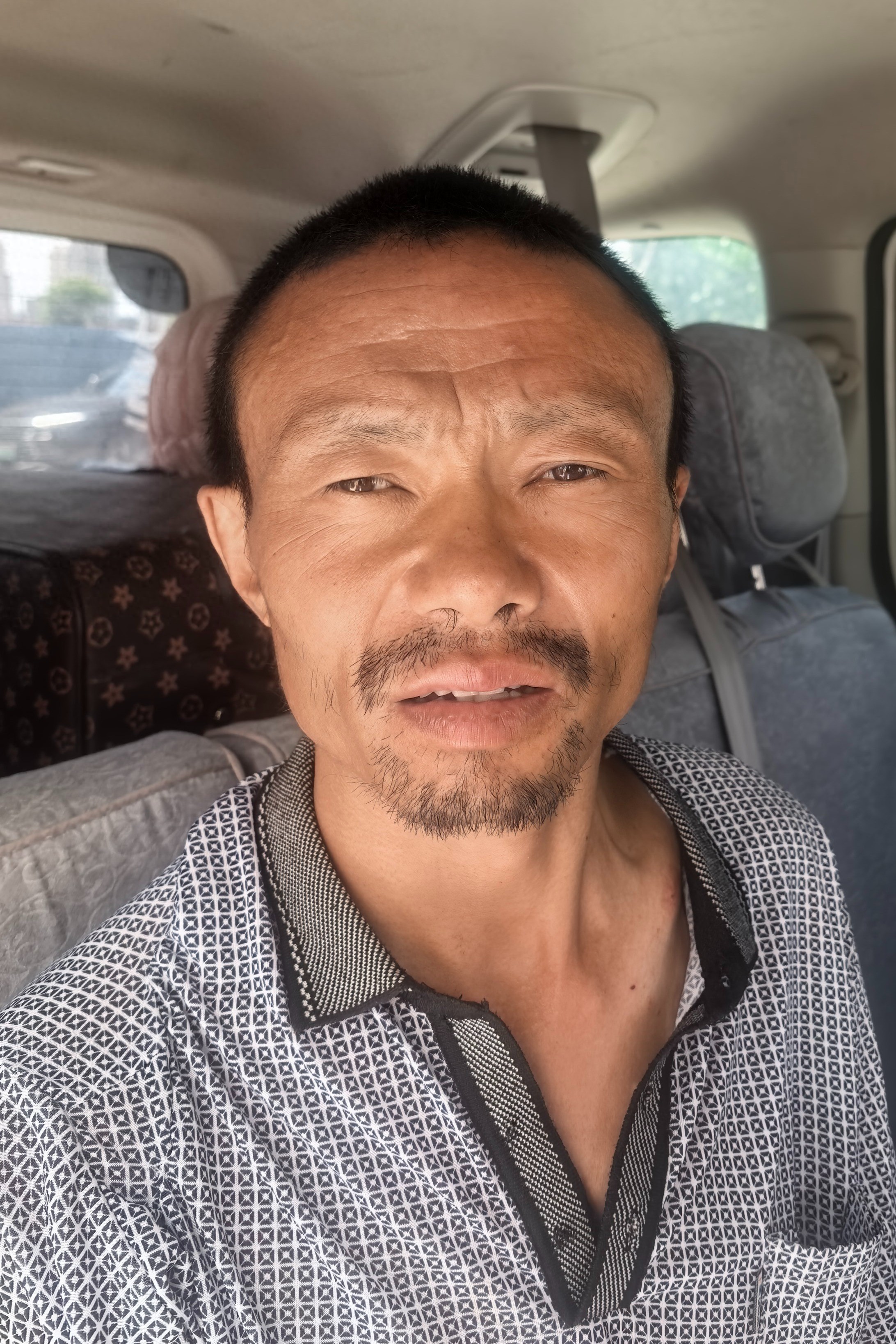 走失者照片 安阳市寻亲：中年男子被救助，自述叫...
