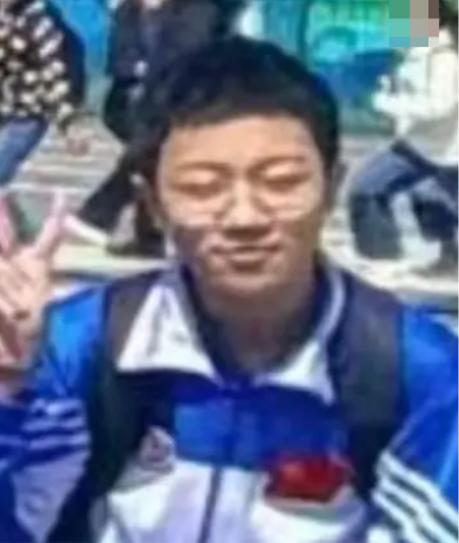 走失者照片 沈阳市寻人：14岁男孩走失，穿蓝白...
