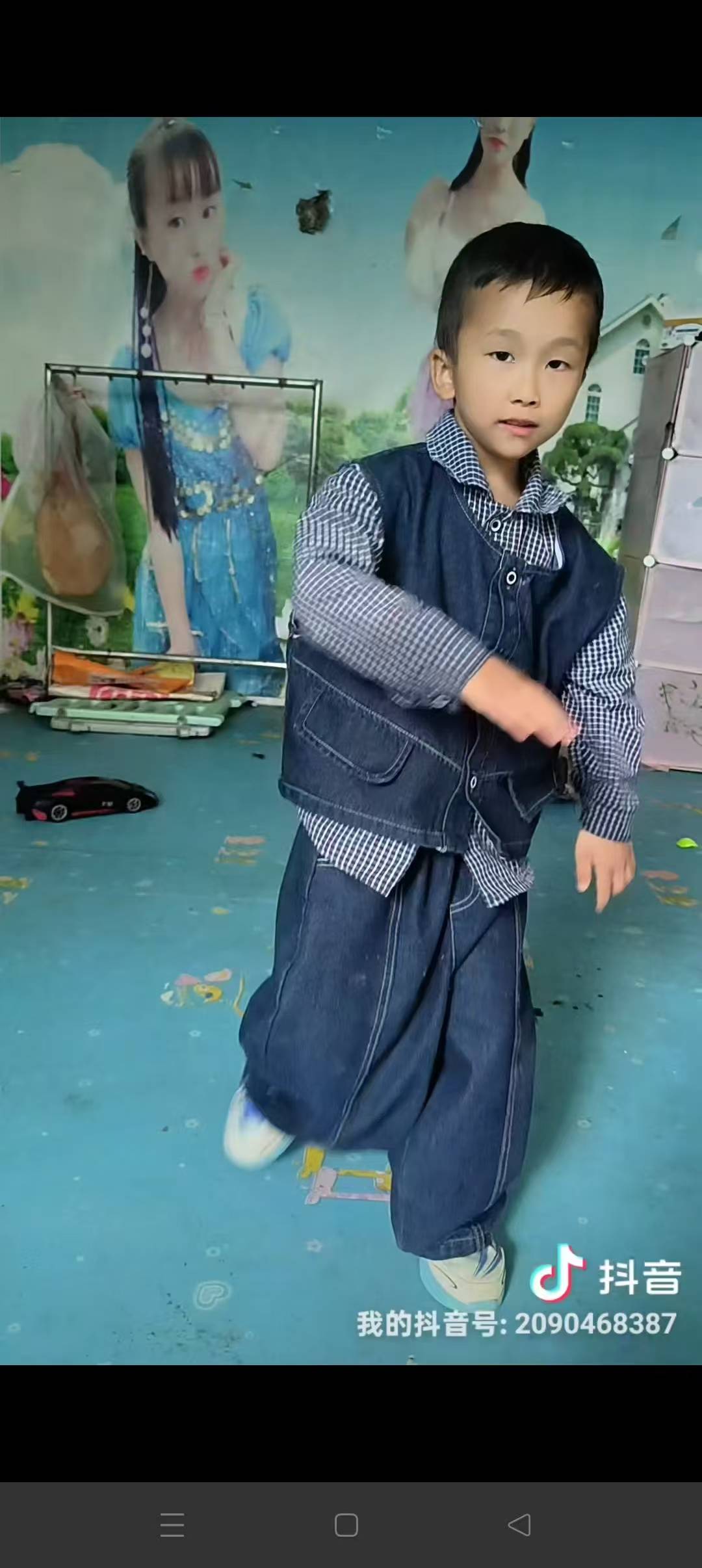 走失者照片 请大家帮忙寻找人，谢谢