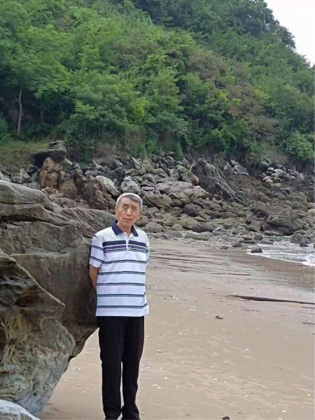 走失者照片 沈阳市寻人：七旬老人走失，穿条纹上...