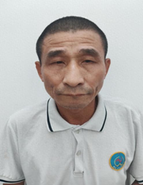 走失者照片 来宾市寻亲：五旬男子被救助，穿黑色...