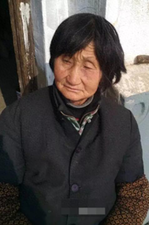走失者照片 滁州市寻人：九旬老太走失，穿红色马...