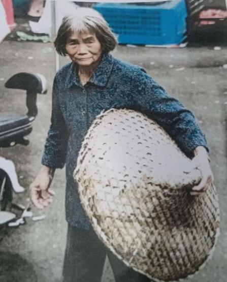 走失者照片 清远市寻人：八旬老太走失，穿深蓝色...