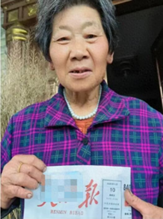 走失者照片 南充市寻人：七旬老太走失，穿红色马...
