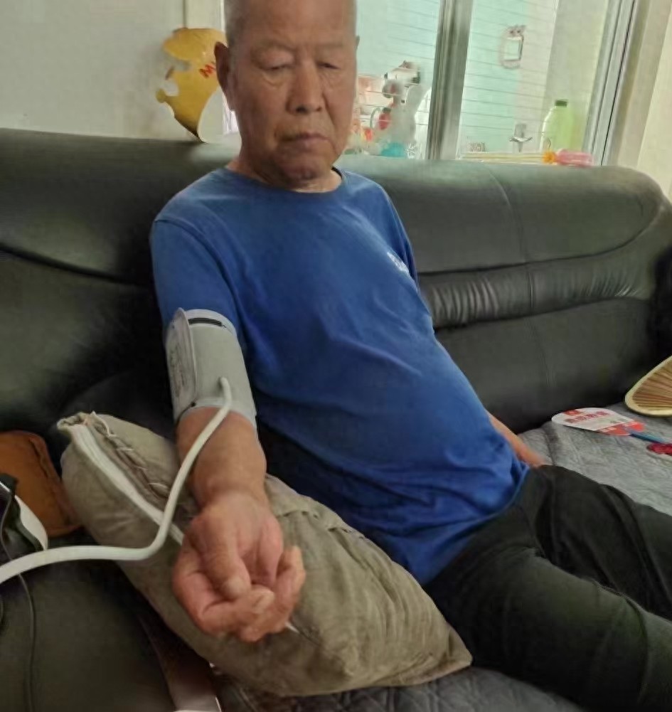 走失者照片 潍坊市寻人：七旬老人走失，高1米7...