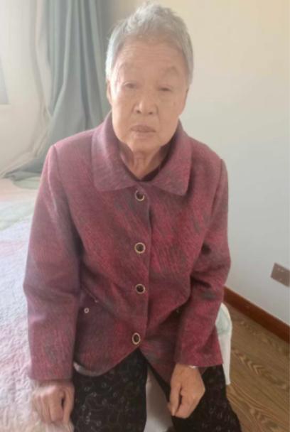 走失者照片 哈尔滨市寻人：八旬老太走失，穿紫红...