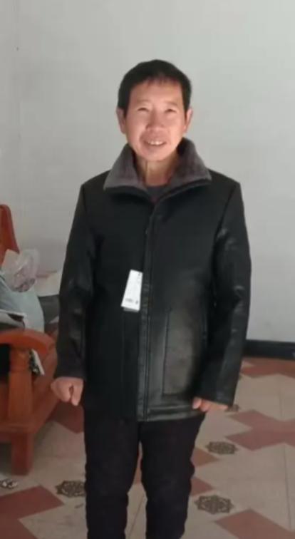 走失者照片 亳州市寻人：五旬男子走失，穿灰色短...