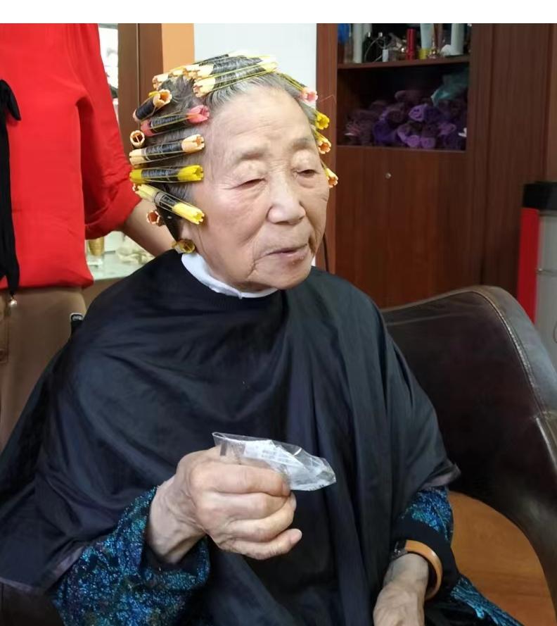 走失者照片 沈阳市寻人：八旬老太走失，穿蓝色暗...