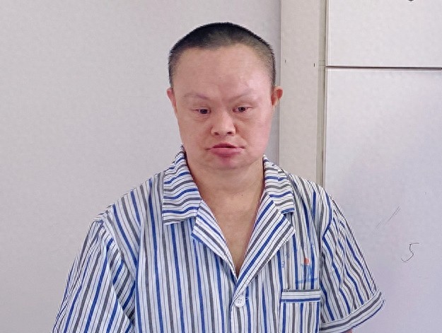 走失者照片 济宁市寻亲：五旬男子被救助，满身污...