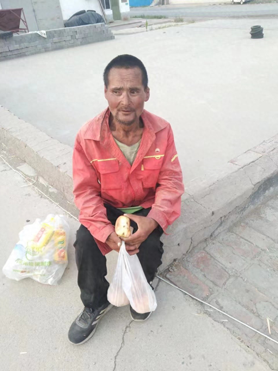 走失者照片 衡水市寻亲：中年男子被救助，穿浅绿...