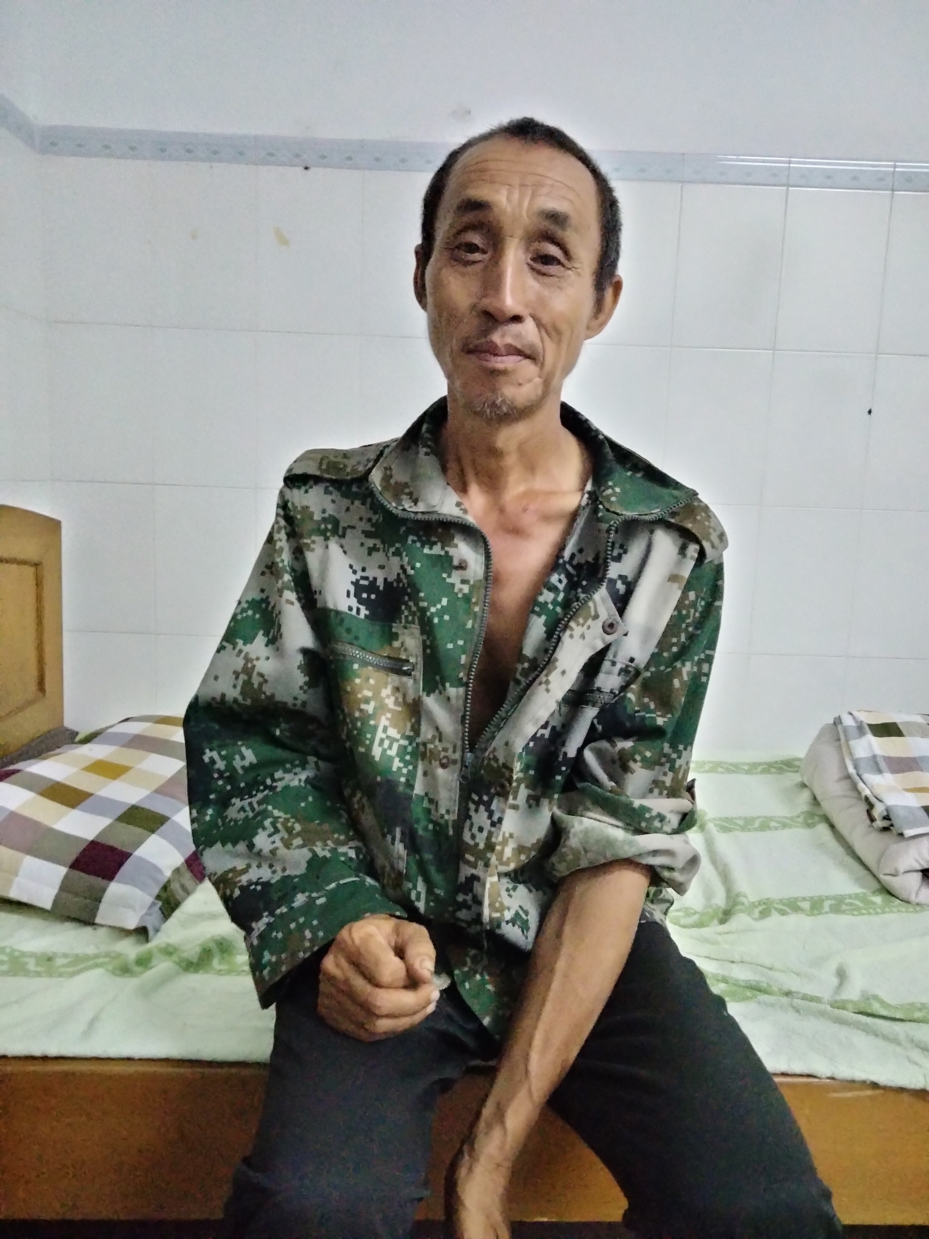 走失者照片 南宁市寻亲：五旬男子被救助，自述叫...