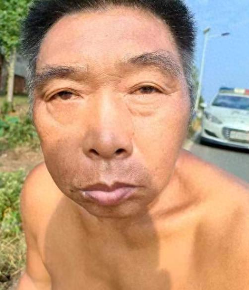 走失者照片 襄阳市寻亲：五旬男子被救助，花白短...