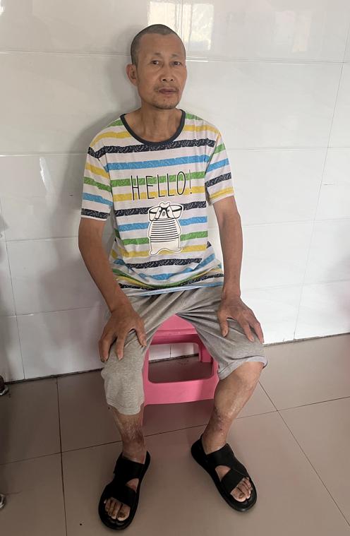 走失者照片 开封市寻亲：五旬男子被救助，穿米黄...