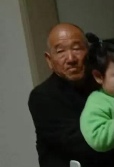 走失者照片 运城市寻人：七旬老人走失，高1米7...