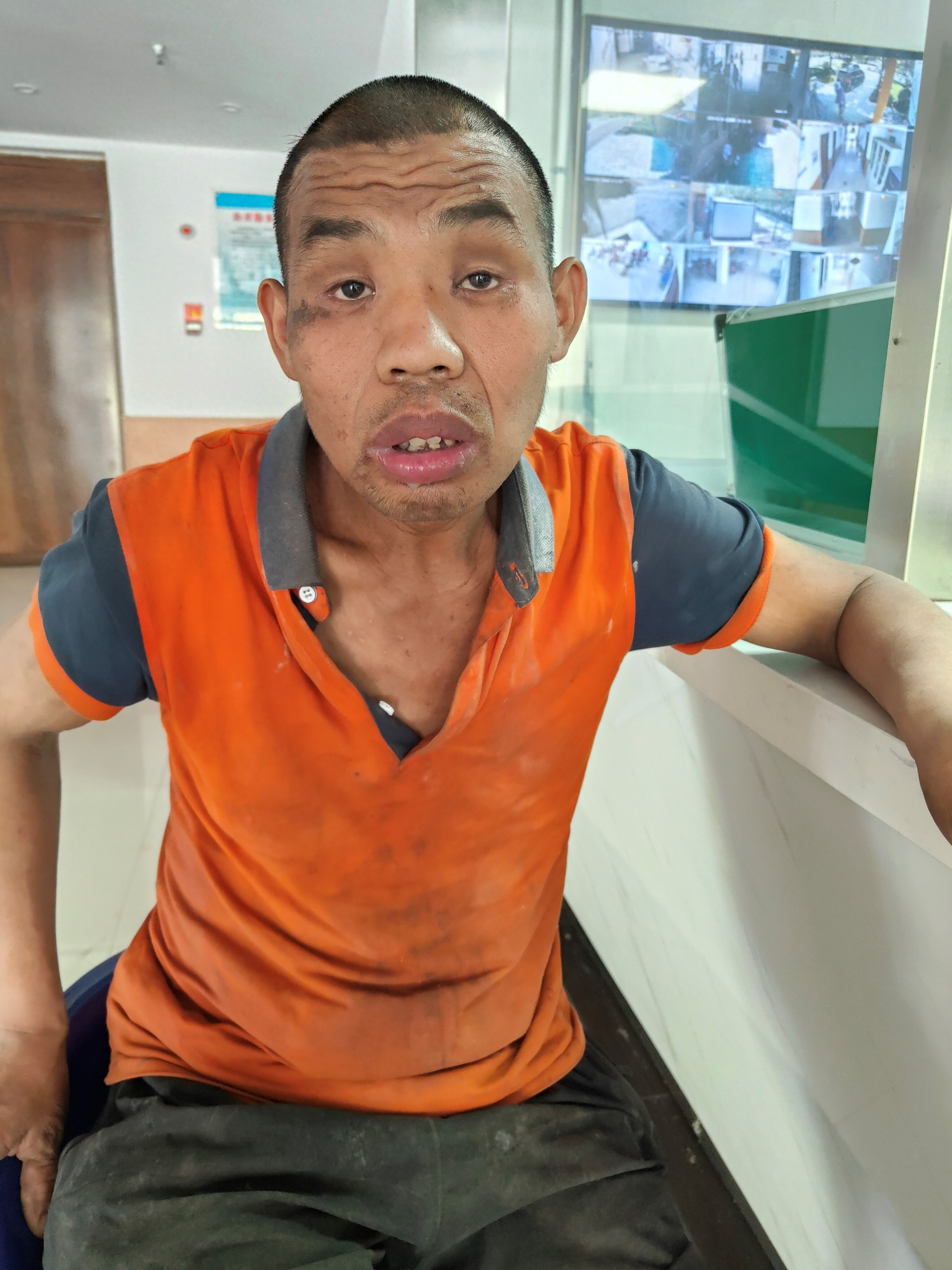 走失者照片 开封市寻亲:五旬男子被救助,自述叫...