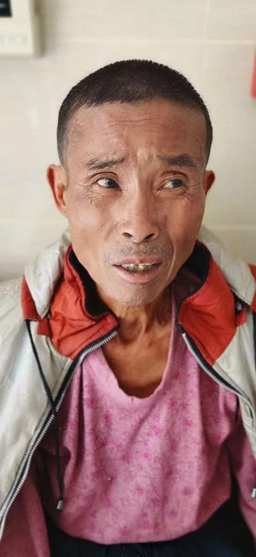 走失者照片 荆州市寻亲：五旬男子被救助，自述叫...