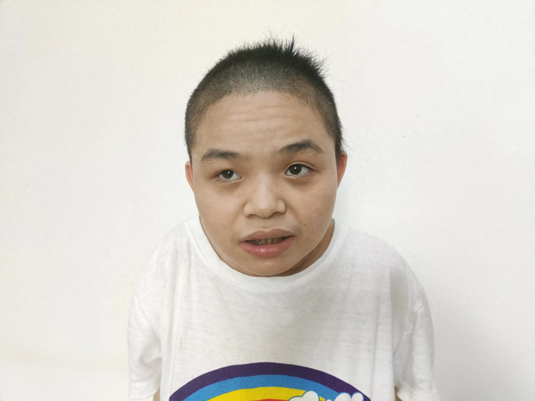 走失者照片 重庆市寻亲：18岁女孩被救助，无法...