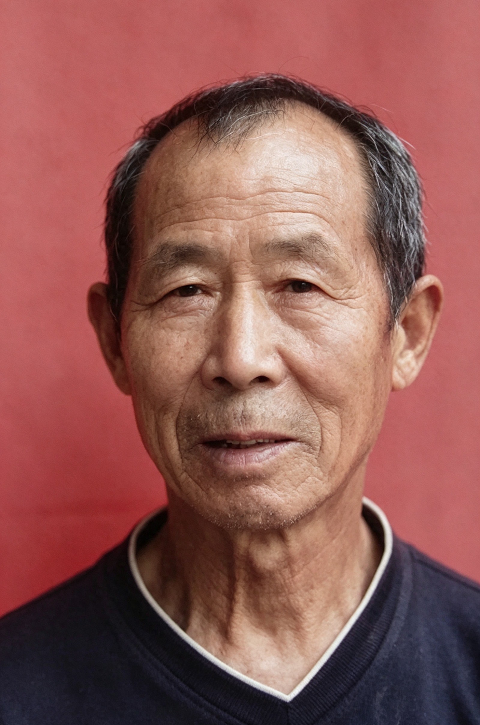 走失者照片 青岛平度寻人：八旬老人走失，穿砖红...