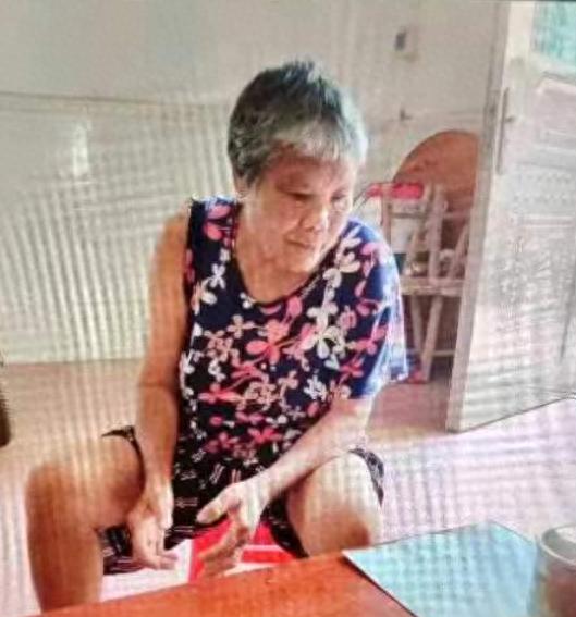 走失者照片 贵港市寻人：八旬老太走失，戴黄色草...
