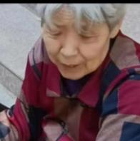 走失者照片 开封市寻人：七旬老太走失，穿花格子...