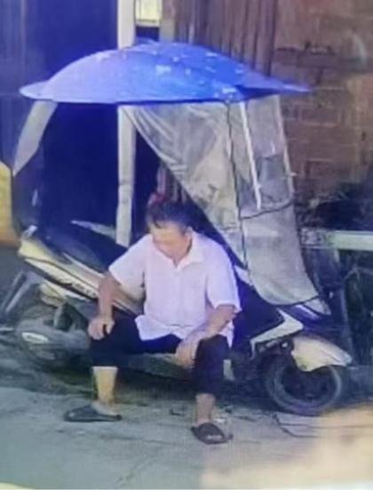 走失者照片 武汉市寻人：七旬老人走失，穿白色衬...