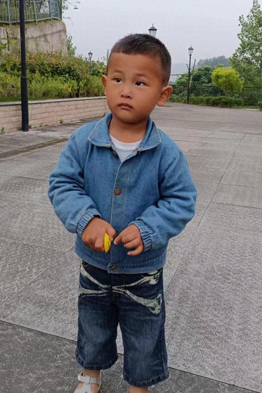 走失者照片 重庆市寻亲：3岁男孩自幼被救助，裹...