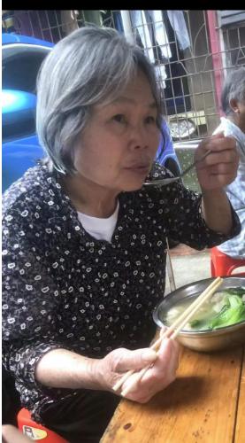走失者照片 柳州市寻人：七旬老太走失，穿紫红色...