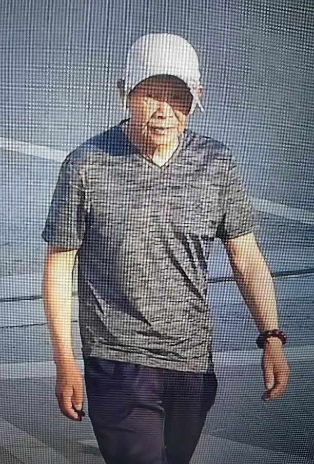 走失者照片 荆门市寻人：七旬老人走失，戴白色鸭...