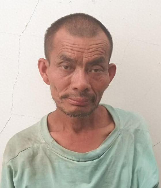 走失者照片 安庆市寻亲：中年男子被救助，穿浅蓝...