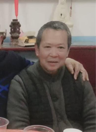 走失者照片 武汉市寻人：七旬老人走失，穿白色衬...