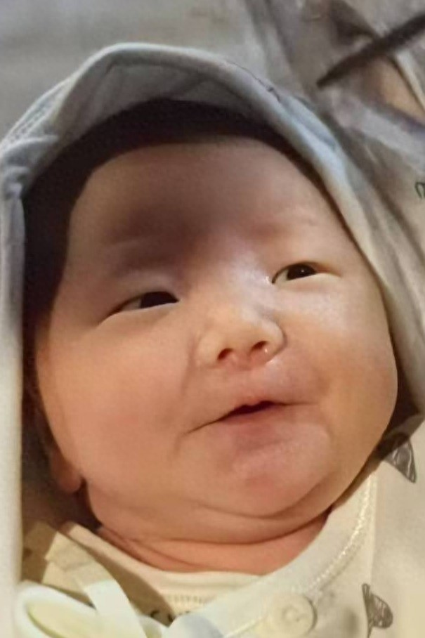 走失者照片 商洛市寻亲：初生女婴被救助，裹白色...