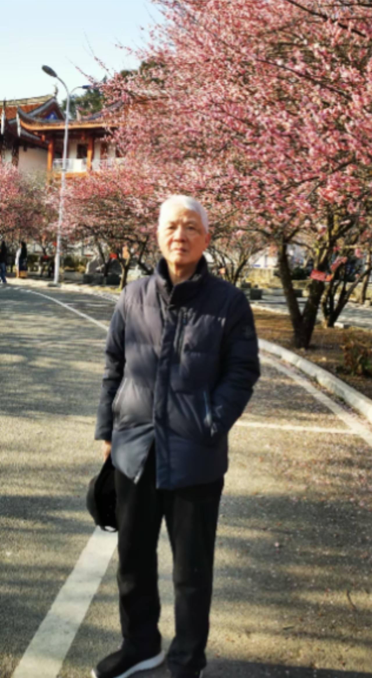 走失者照片 福州市寻人：七旬老人走失，穿蓝色短...