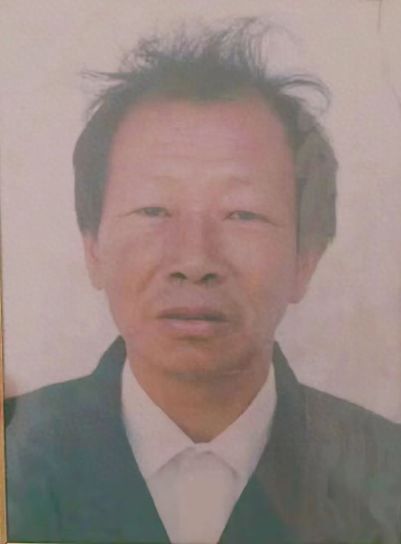 走失者照片 荆门市寻人：七旬老人走失，戴白色鸭...