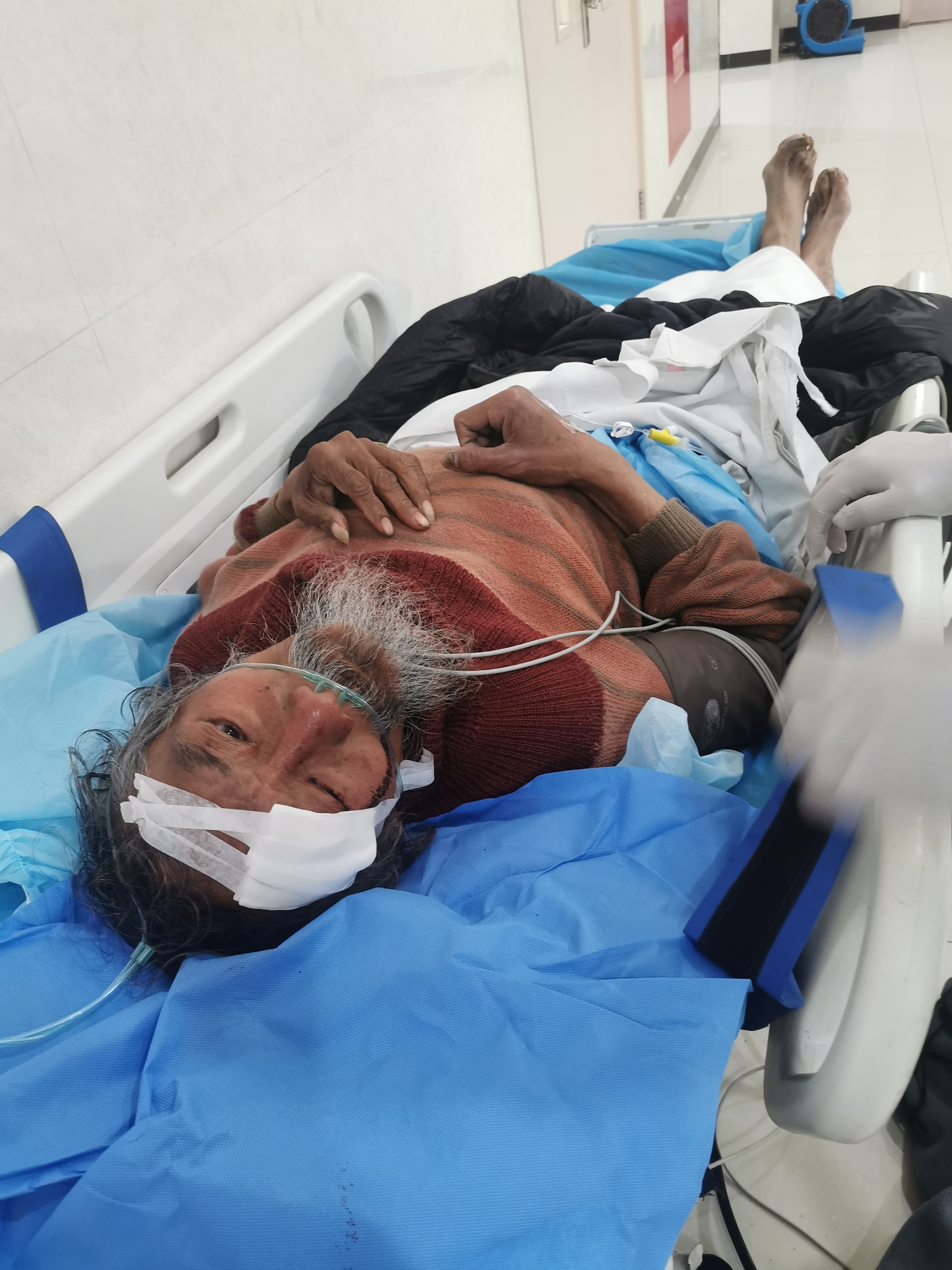 走失者照片 上海市寻亲：六旬老人被救助，穿粉红...