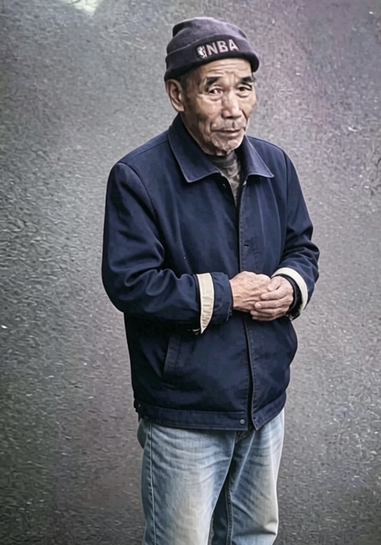 走失者照片 郑州市寻人：八旬老人走失，戴灰色针...