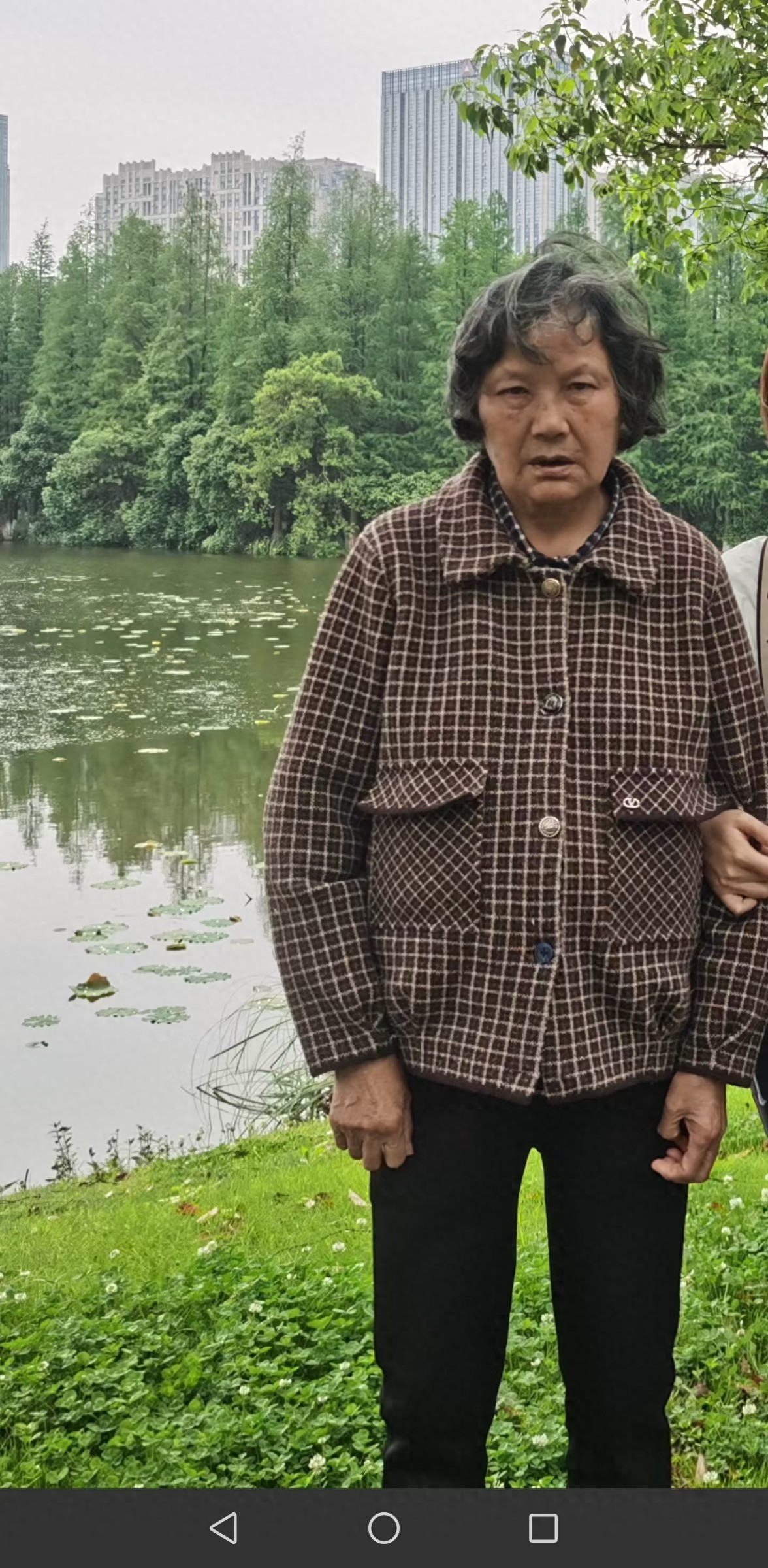 走失者照片 南昌市寻人：七旬老太走失，患阿尔茨...