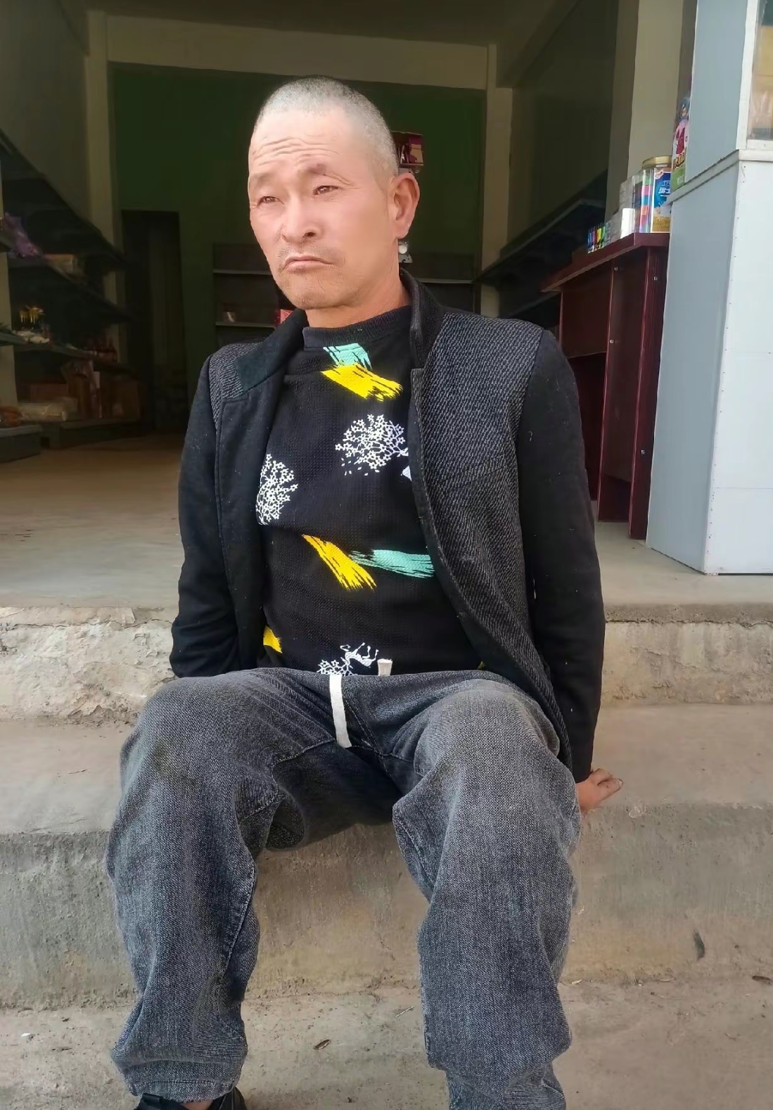 走失者照片 毕节市寻人：六旬老人走失，患精神障...