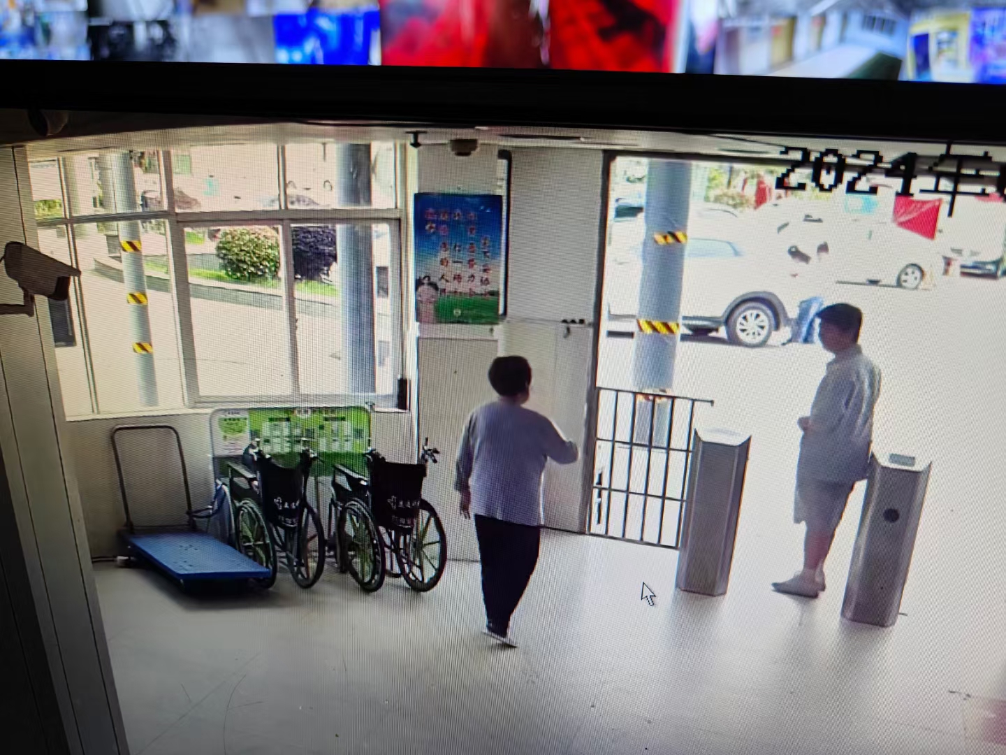 走失者照片 上饶市寻人：八旬老太走失，穿灰色上...
