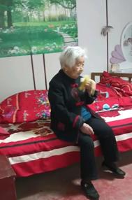 走失者照片 开封市寻人：八旬老太走失，患小脑萎...