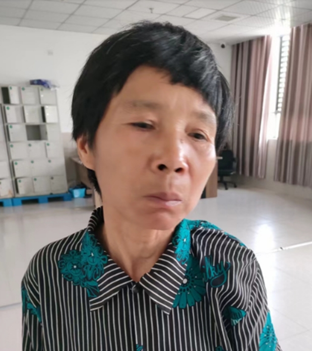 走失者照片 荆州市寻亲：六旬老太被救助，高1米...