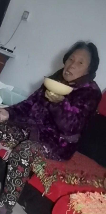 走失者照片 驻马店市寻人：八旬老太走失，高1米...