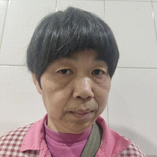 走失者照片 南京市寻亲：中年女子被救助，高1米...