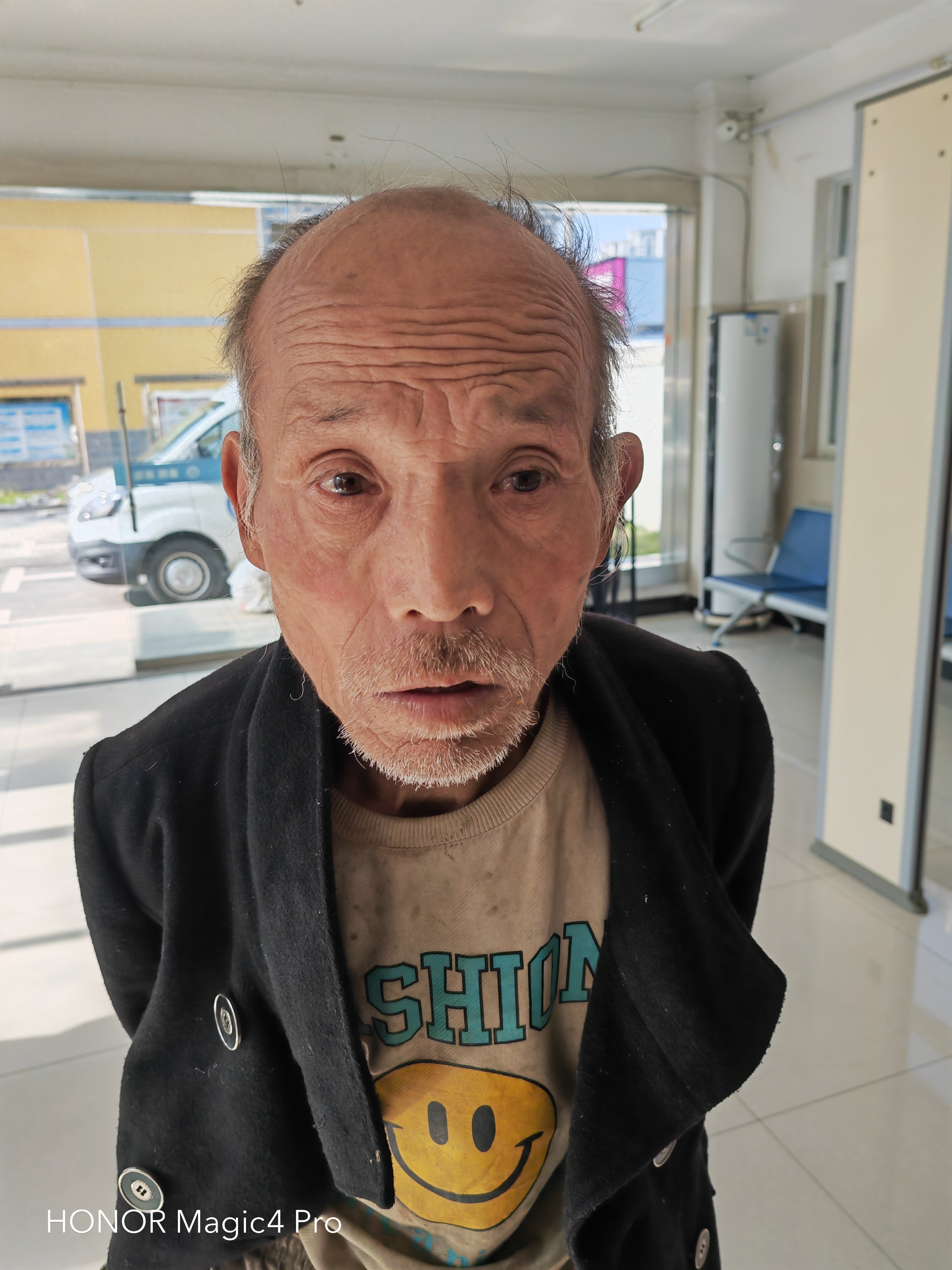 走失者照片 襄阳市寻亲：七旬老人被救助，自述叫...