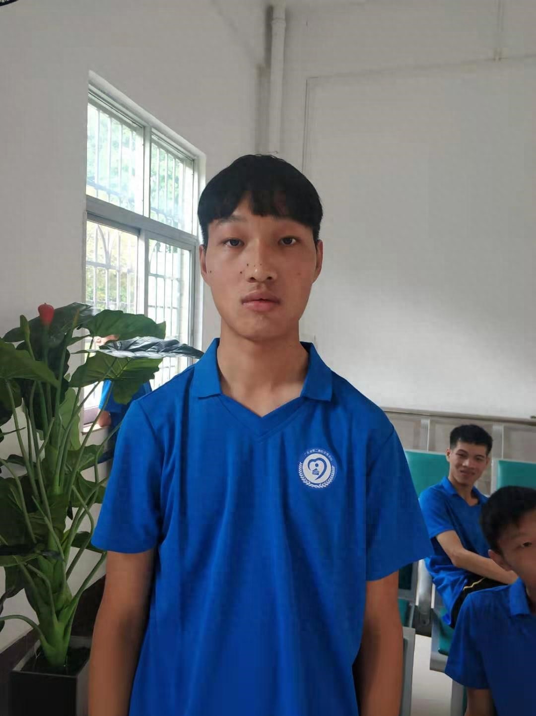 走失者照片 佛山市寻亲:青年男子被救助,自述叫...
