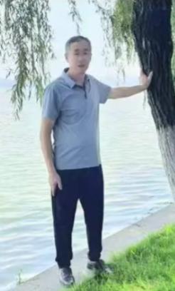 走失者照片 武汉市寻人：七旬老人走失，穿米白色...