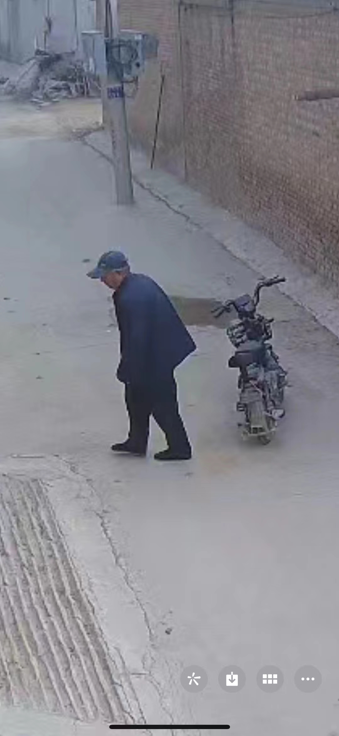 走失者照片 廊坊市寻人：七旬老人走失，戴黑色鸭...