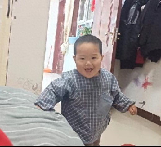 走失者照片 阿克苏地区阿克苏市寻人：1岁男孩走...